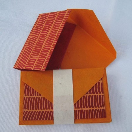 Pakke med kort, oransj konvolutt