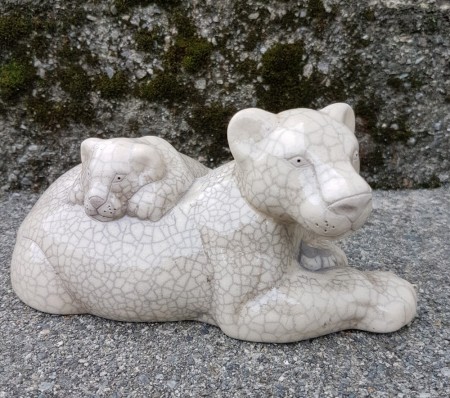 Løve med unge, keramikk, kvit, 22 cm