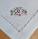 Serviett, kvit lin, handbrodert, 1 thumbnail