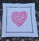 Brodert pute, til å ha lavendel eller såpestykke i. 2 thumbnail