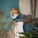 Krok, handskoren i tre, tiger thumbnail