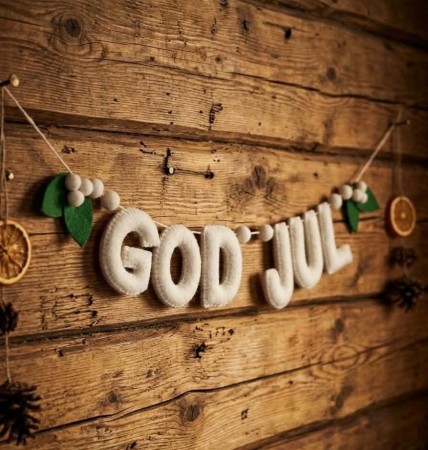 GOD JUL på snor, kvit