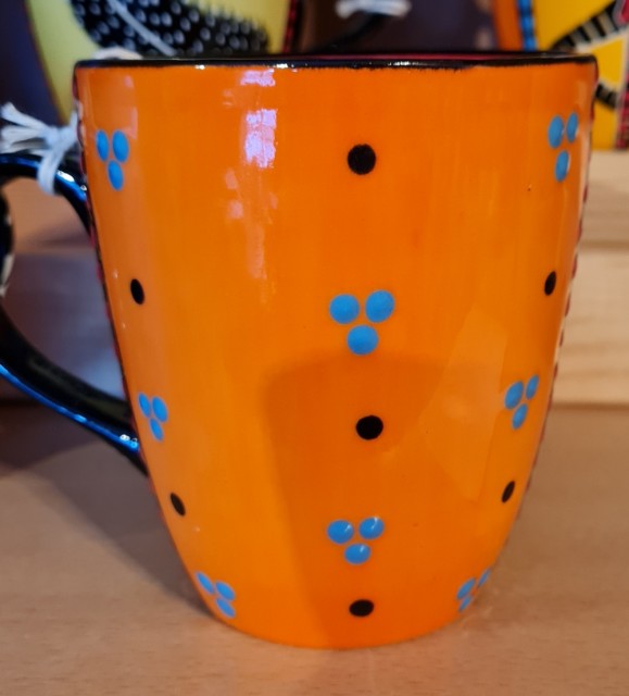 Her er ein liten skugge frå fotografen på biletet. Ikkje skugge på koppen. :-) 